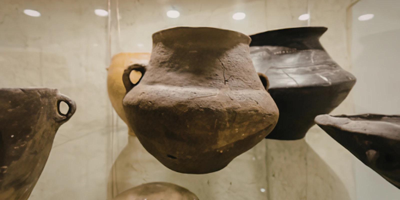 Sótano visigodo de la cripta arqueológica de la cárcel de San Vicente Mártir con la tumba del prelado