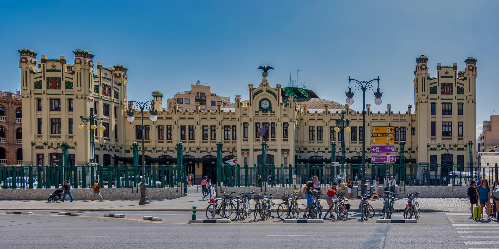Valencia's Only Modernista Monument With No Ticket