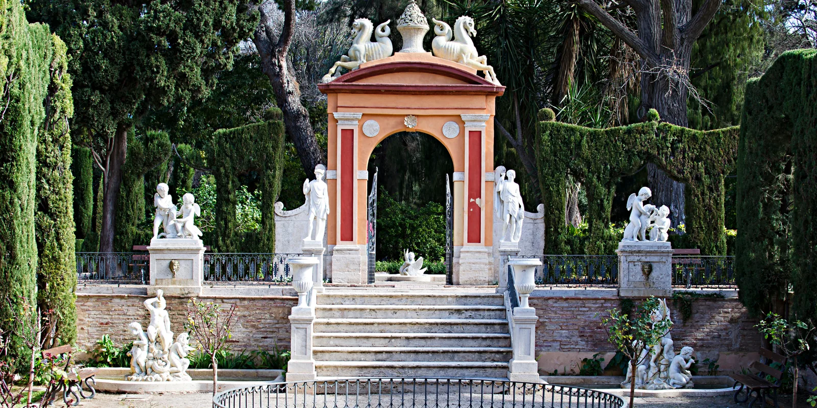El Jardín de Monforte tiene dos horarios y no coinciden