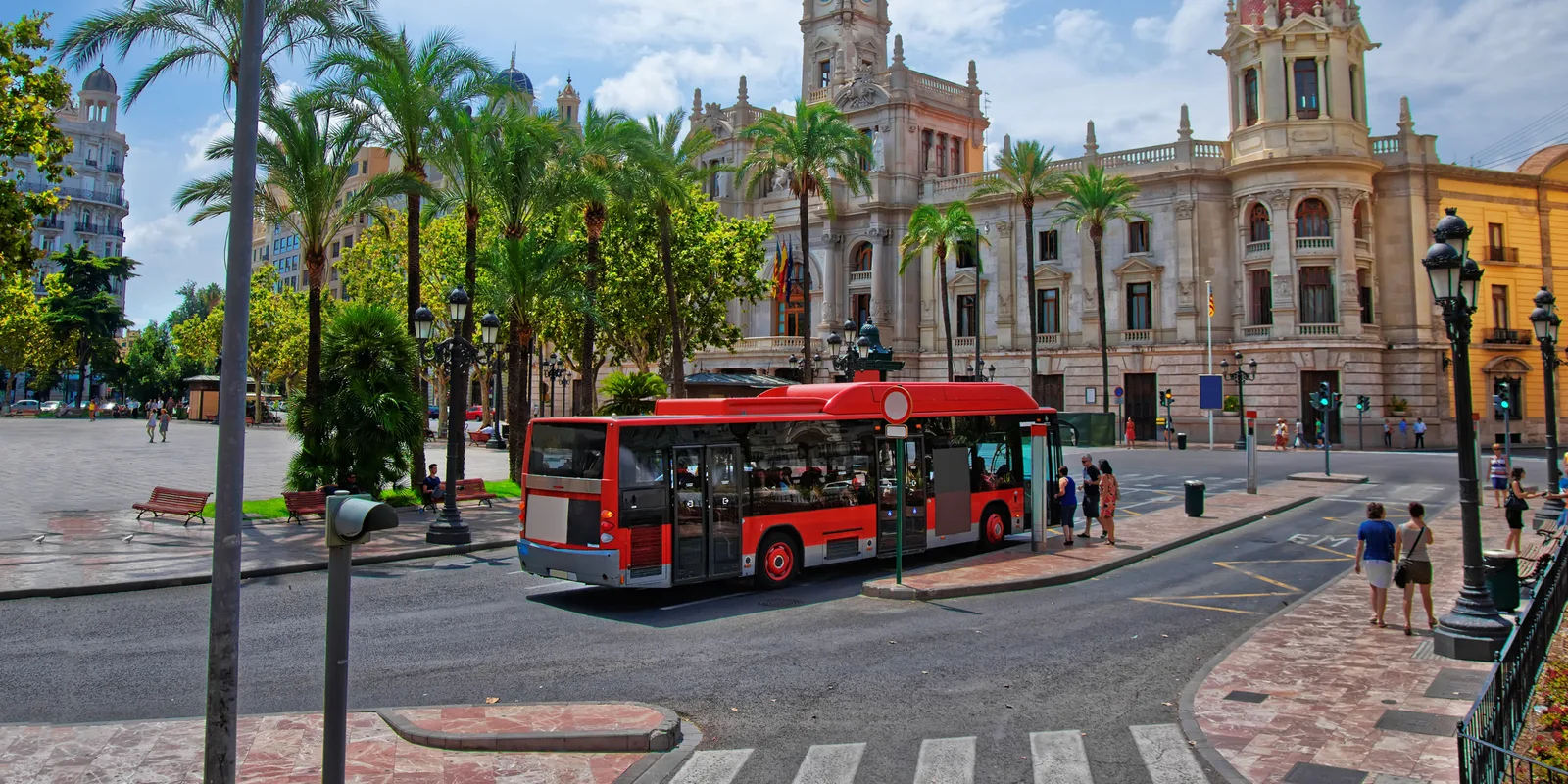 Playas de Valencia en transporte público, línea por línea